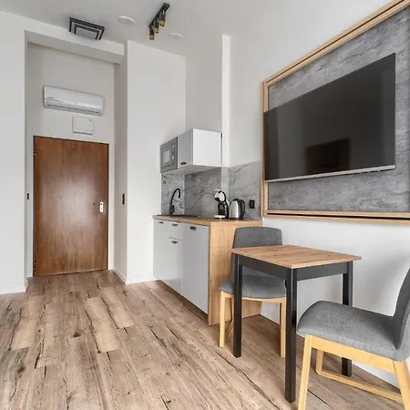 Toress Plac Grunwaldzki 아파트 *