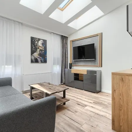 Toress Plac Grunwaldzki 아파트 *